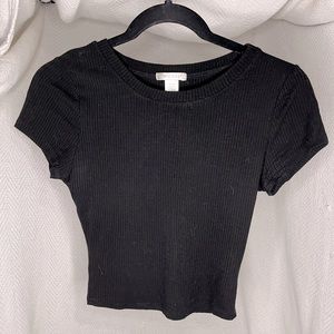 black short sleeve crop